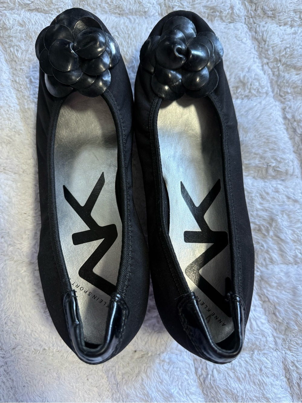 Anne Klein Black Floral Appliqué Ballet Flats